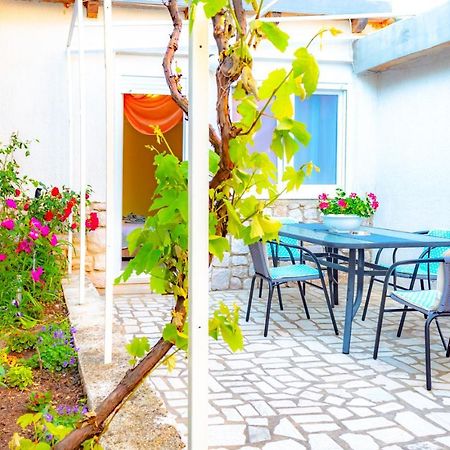 Vacation Home Grill & Chill With 350M2 Garden With Bbq Novi Vinodolski Luaran gambar